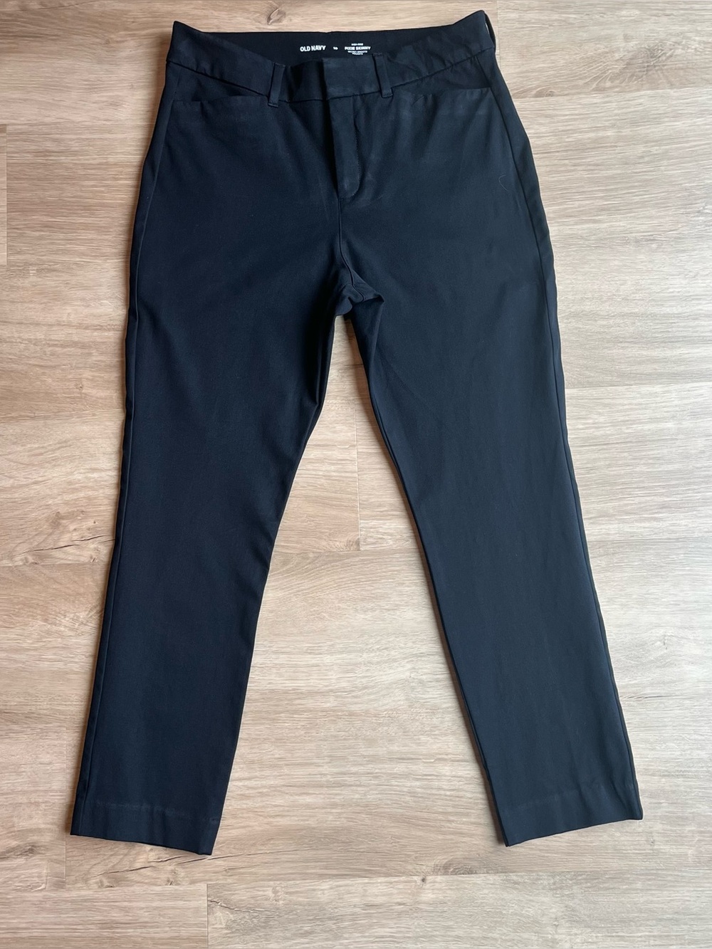 Old Navy High-Waisted Pixie Skinny Pants Black Size 10-Secret Smooth Pockets